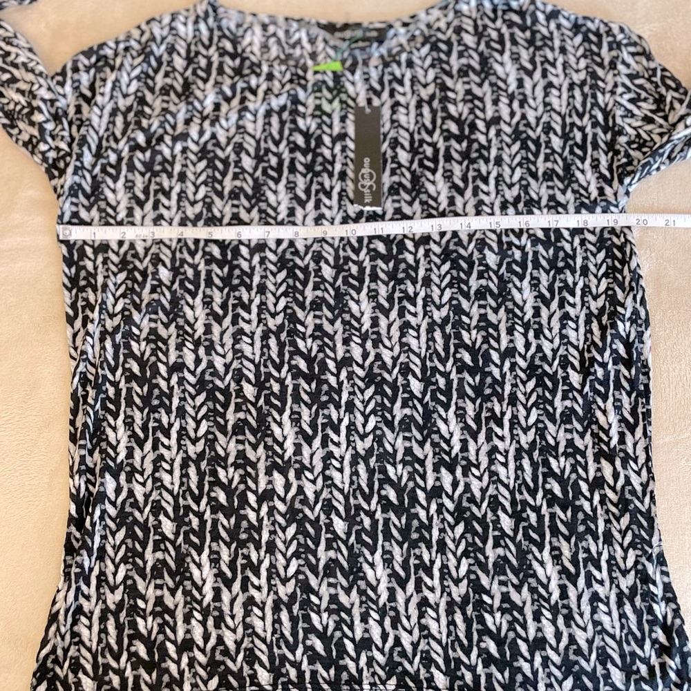 August Silk Lightweight Scoop Neck Top - Size S - Picture 7 of 12